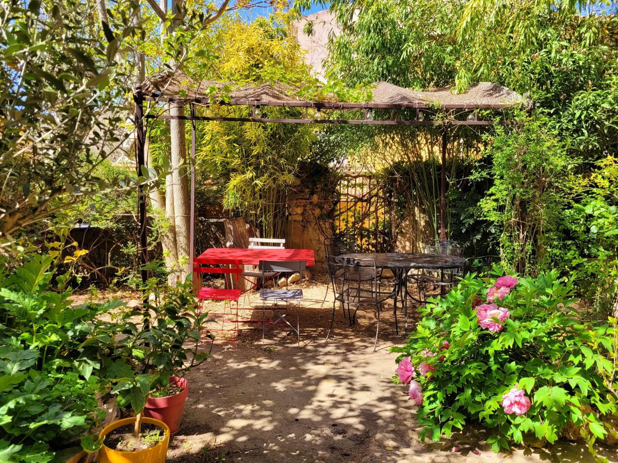 Au Puits De La Fontaine Ξενοδοχείο Tavernes Εξωτερικό φωτογραφία